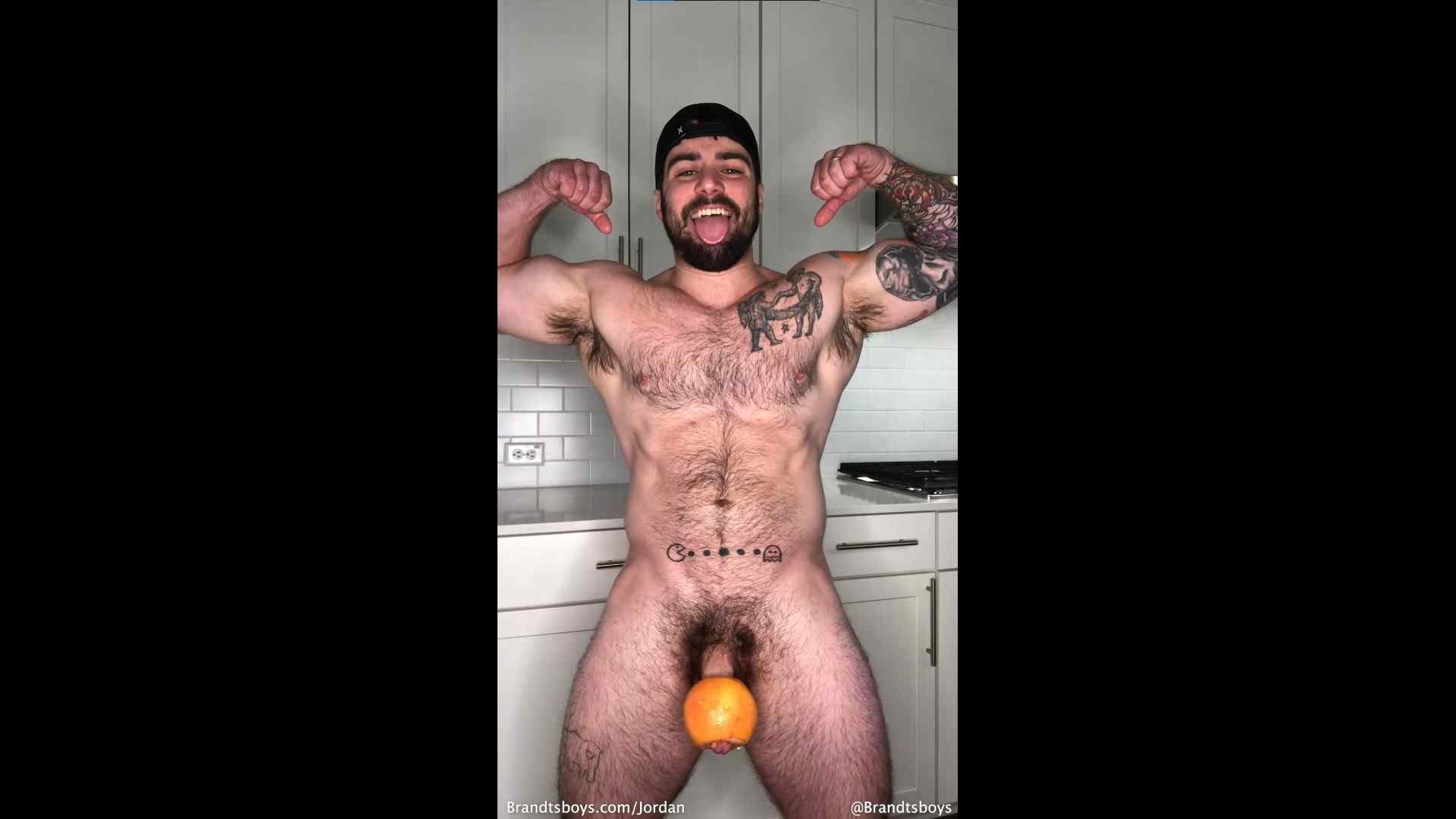 Jordan Fucks a Grapefruit – Jordanxbrandt