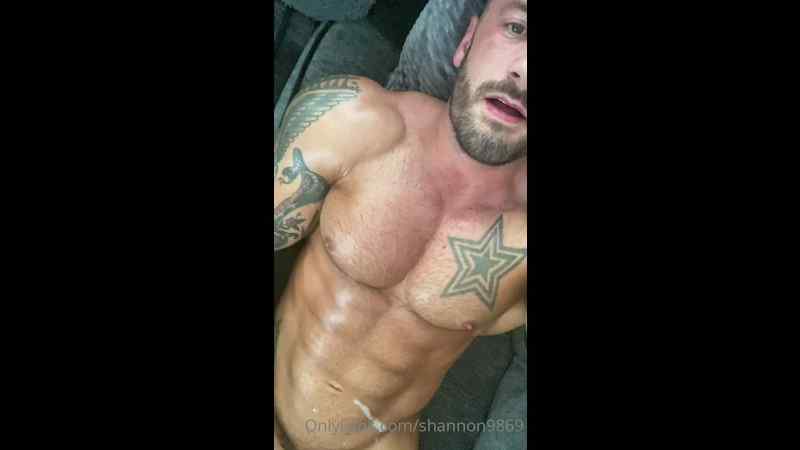 Oiling up My Muscular Body and Jerking Off – Jake Shannon (SHANNON9869)